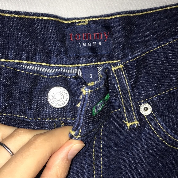 Vintage Tommy shorts - Picture 3 of 5